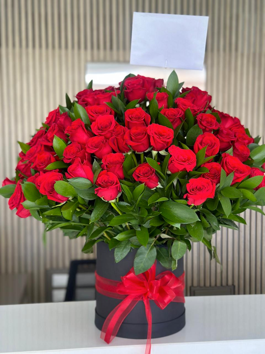 Arreglo de 100 rosas