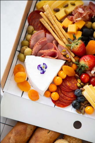 Ancheta Premium de Jamones y Quesos para 10 personas